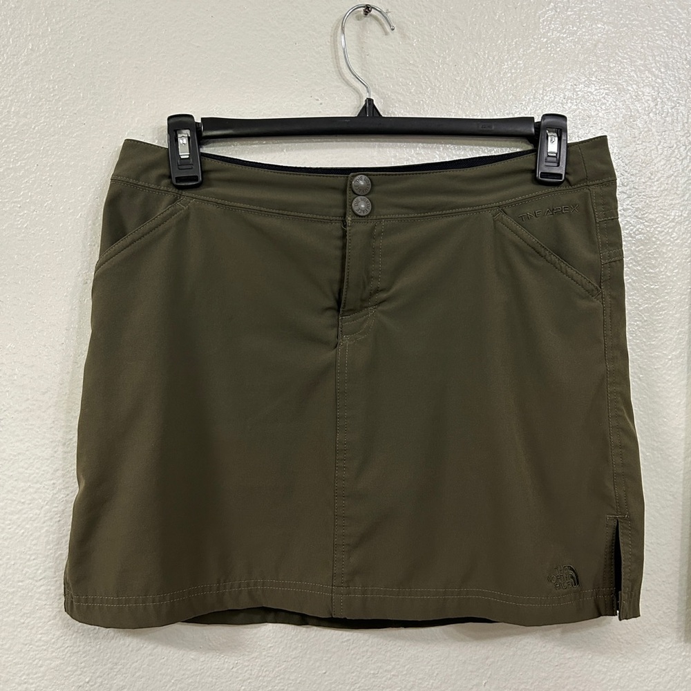 The North Face TNF Apex Skirt in Olive size:10